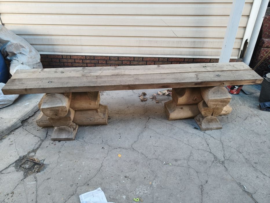 Деревянная скамейка