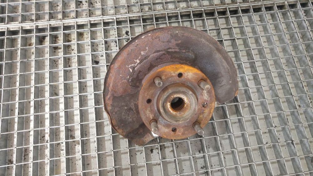 fuzeta dreapta fata mitsubishi space star 1.9 d