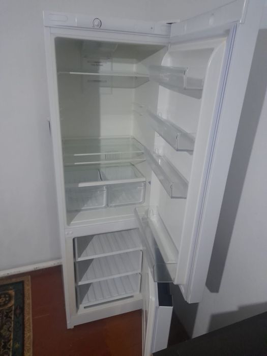 Срочно продам холодильник