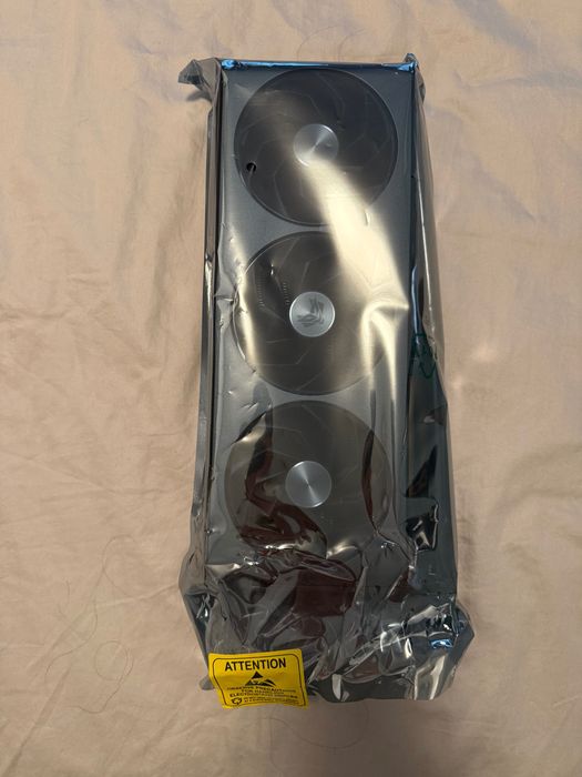 Видео карта sapphire nitro+ amdradeon RX 7800 XT GAMING OC 16GB GDDR6