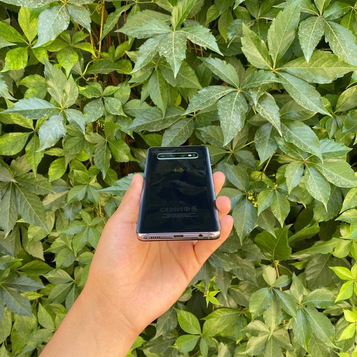 Samsung Galaxy S10 srochni sotiladi