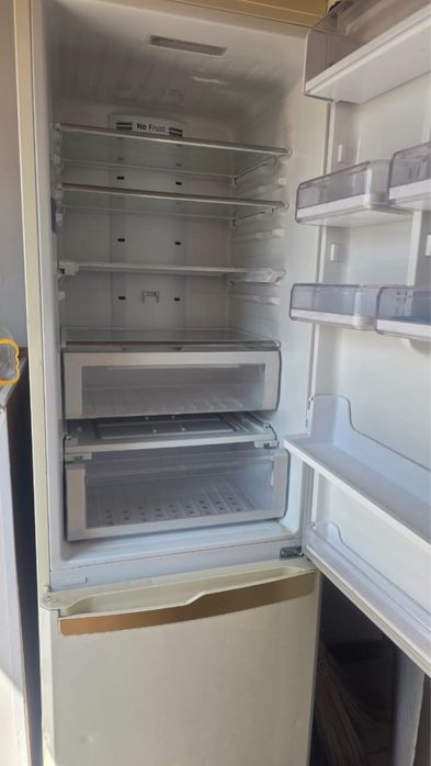 Продам рабочий холодильник