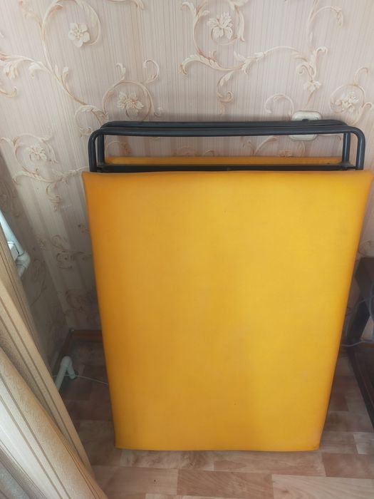 Продаётся складной массажный стол