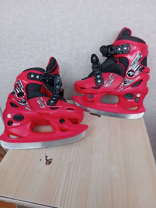Продам коньки детские