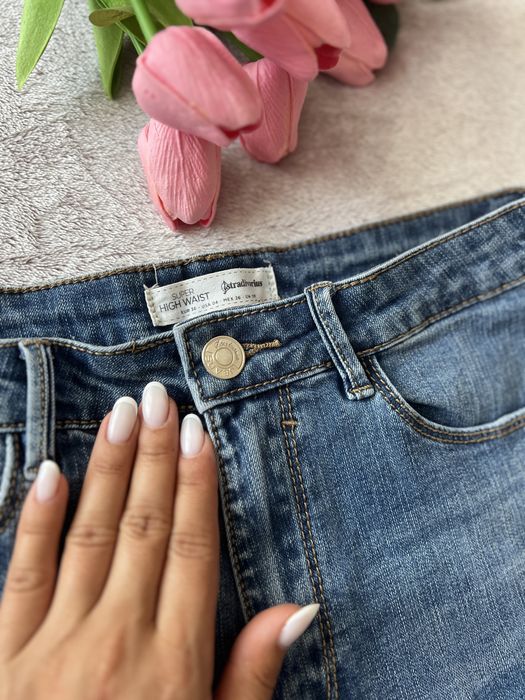 Pantaloni scurti Stradivarius