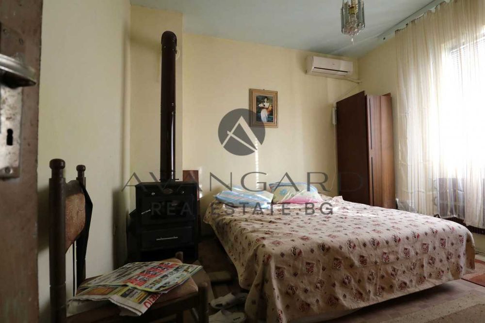 Продава се Многостаен апартамент в Пловдив, Изгрев - 101 кв.м за 1139 €/кв.м - Снимка #2