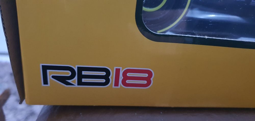 Vând F1 Redbul BR18 scale 1/12