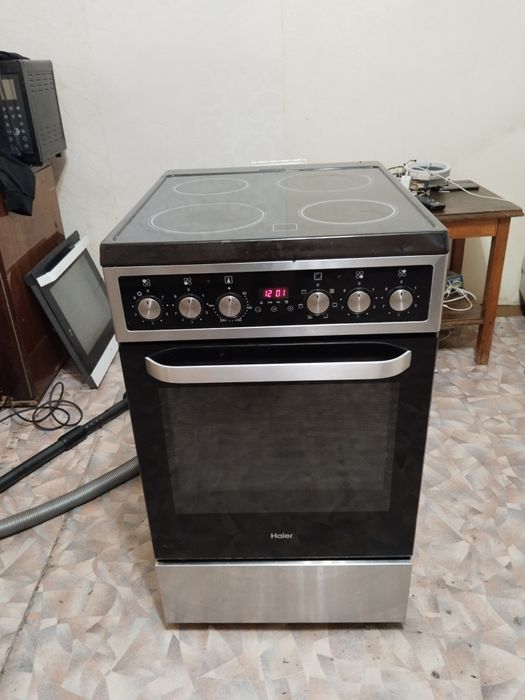 Продам стеклокерамическую плиту Haier