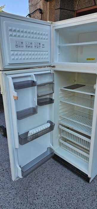 Хладилник BEKO с горен фризер /отделна камера/