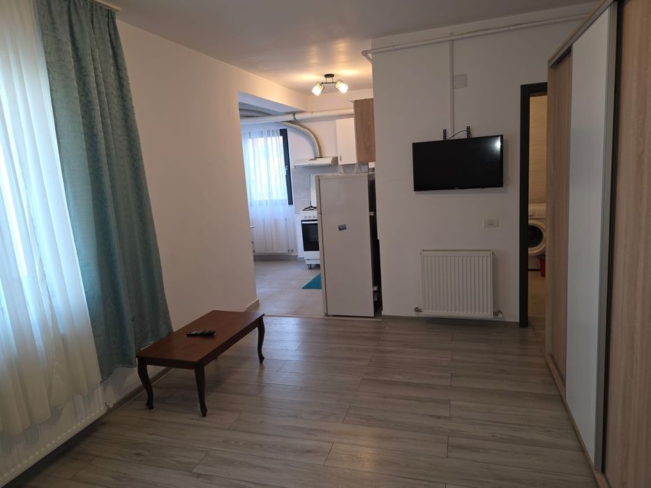 Garsoniera micuta dar coclcheta in bloc nou in Trivale City