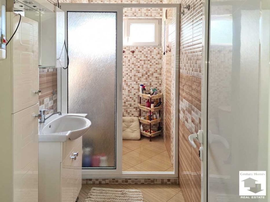 Дава се под наем Тристаен апартамент в Велико Търново, Център - 70 кв.м за 380 € - Снимка #6