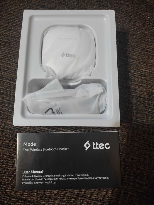 Нови безжични слушалки.