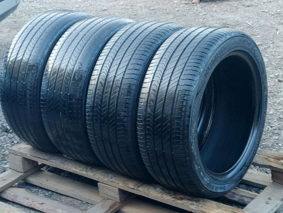 245/45/18 Kumho 4 шт