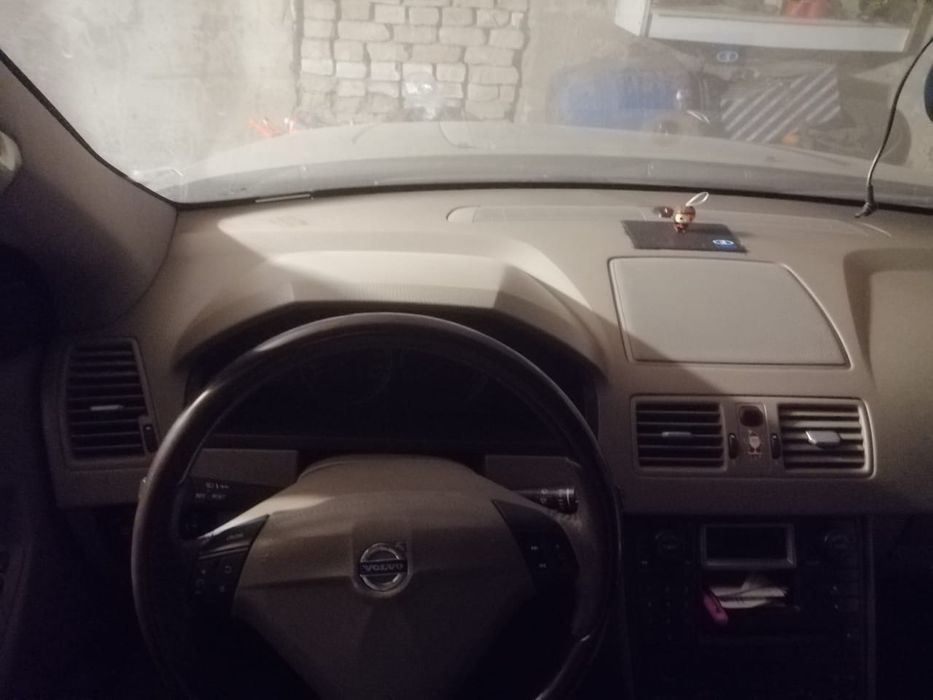 Продам машину Volvo