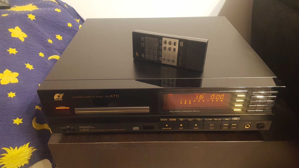 Продавам Sansui CD-X711