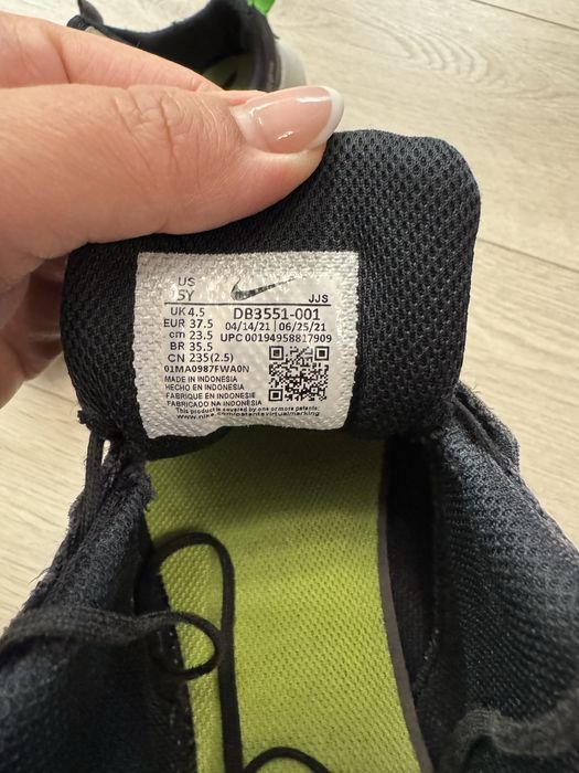 Маратонки Nike 37.5