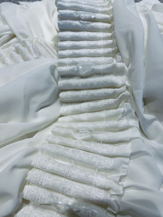 Perdea bej NOUA + sistem alb NOU prindere Mottura