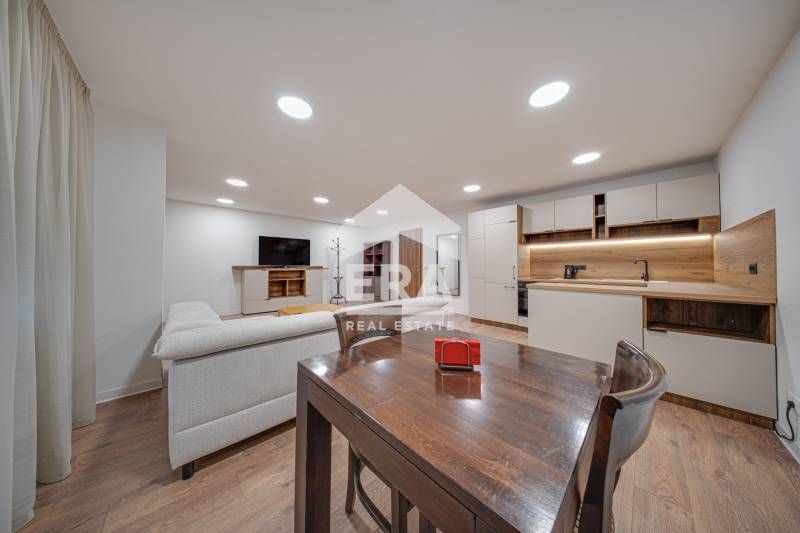 Модерно обзаведен тристаен апартамент под наем в кв. Лозенец