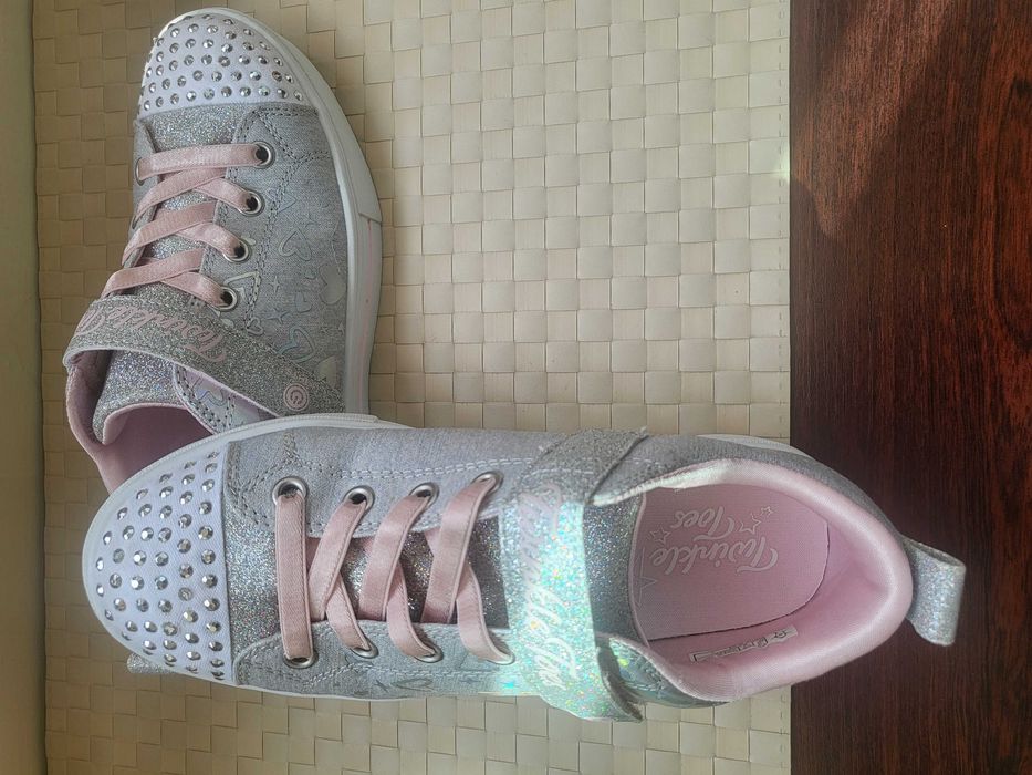 SKECHERS  много красиви обувки за момиче от плат и блестящи декорации