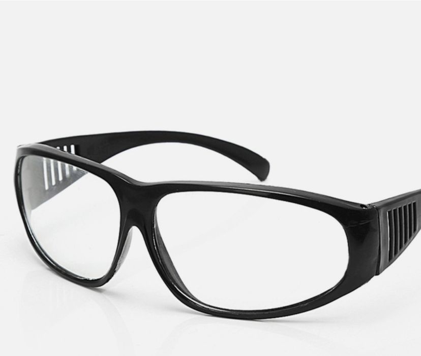 Защитные очки для слесарных работ