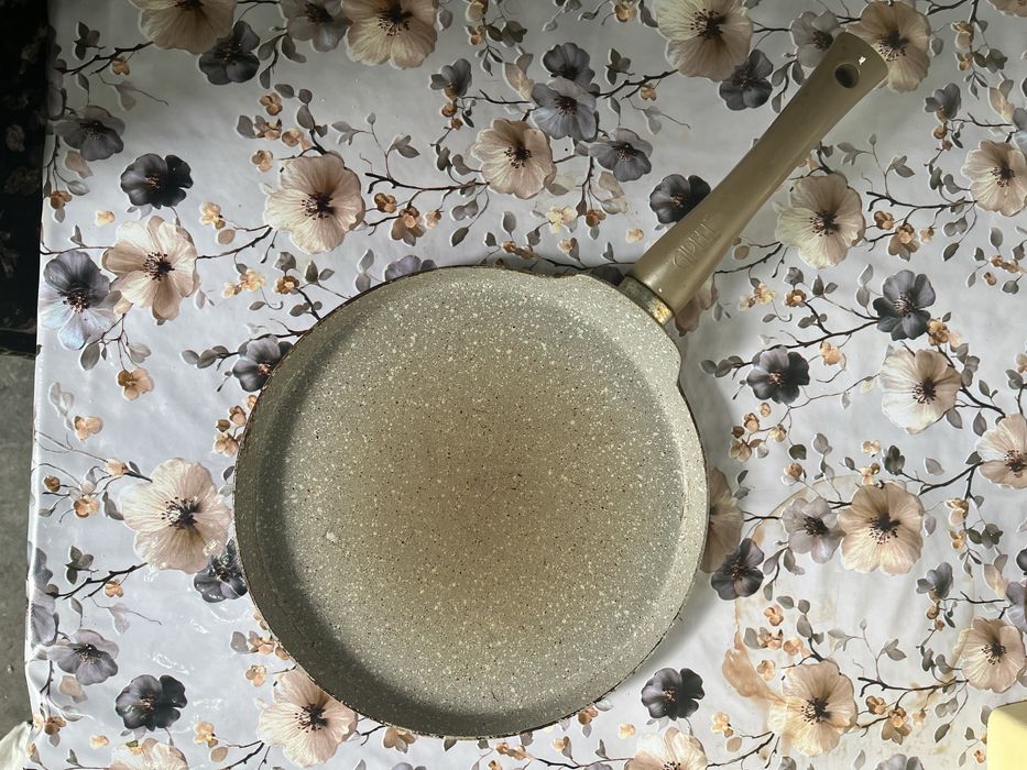 Продается блинница 28