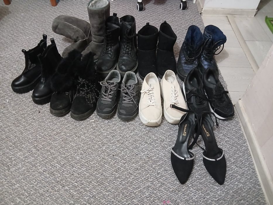 Încălțăminte de vânzare