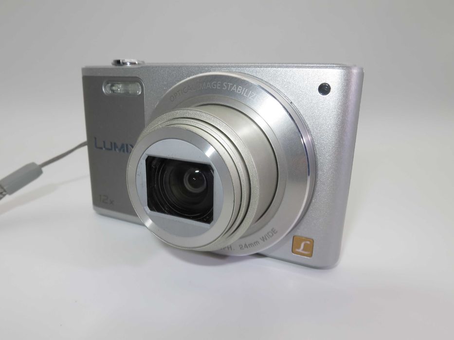 Panasonic Lumix DMC SZ10 ултра компактен цифров фотоапарат със селфи флип екран, дигитална камера с Leica оптика, като нова, работи отлично