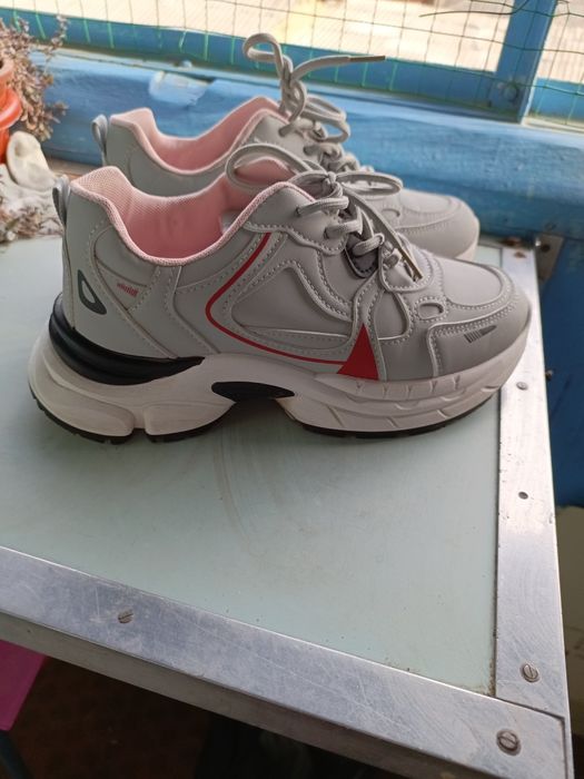 Продаются кросовки