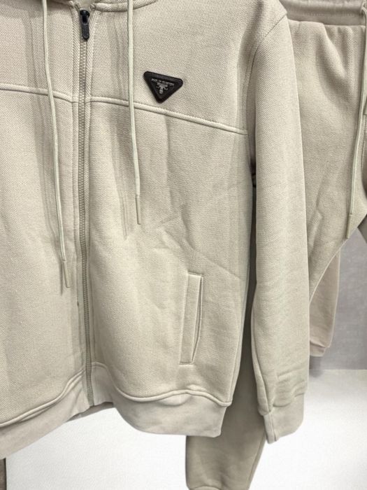 Treninguri barbatesti!  Calitate superioara! Philip Guston!