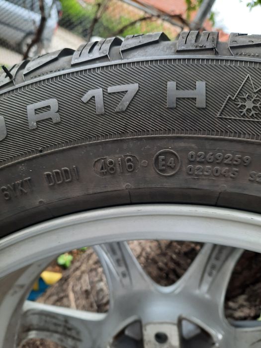 4 Броя 215/60/17 Uniroyal 2x7,2mm 2x5,5mm