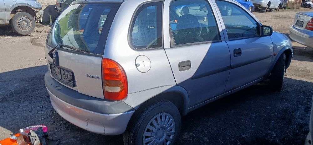 Opel corsa  1.0i  1996