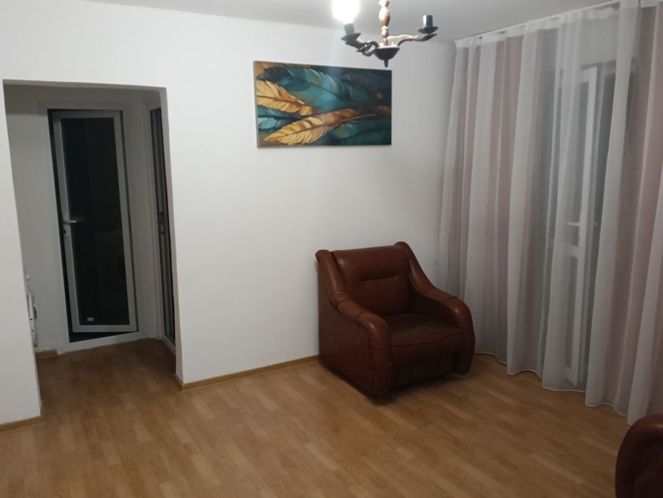 Închiriez apartament, zona Posada