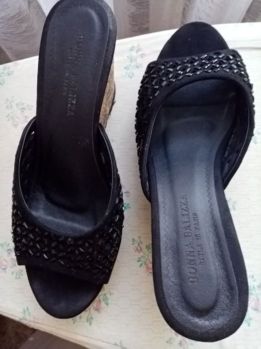 Шлепки на платформе