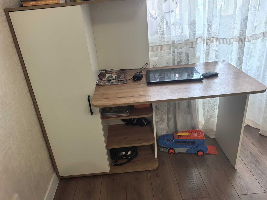 Продам парта шкаф в отличном состоянии