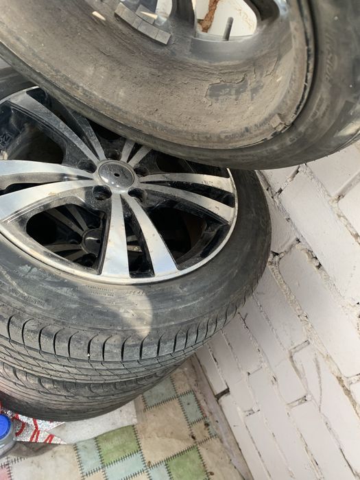 Продам комплект колес на R16