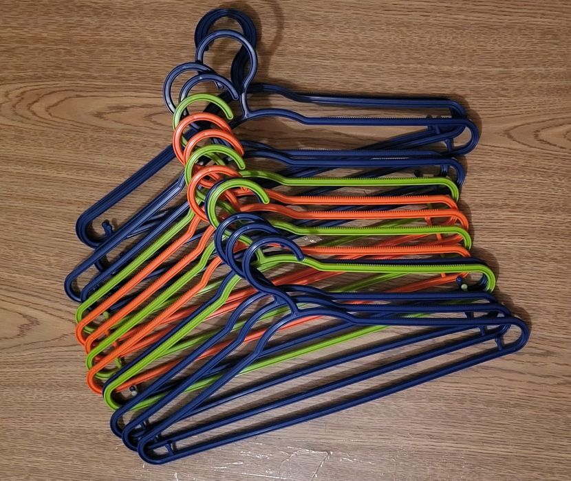 Плечики / вешалки для одежды