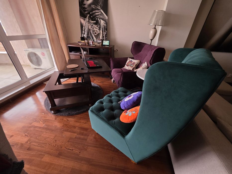 Fotolii mobexpert chesterfield si Leyla