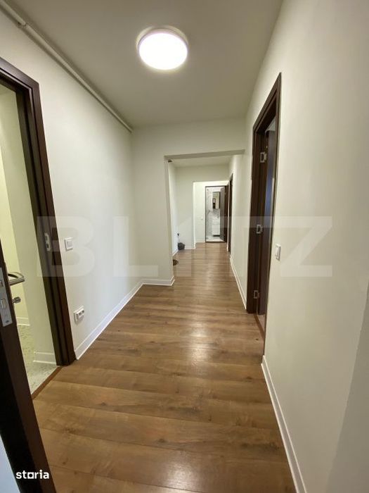 Apartament 4 camere, complet renovat – 2 bai, 2 balcoane, lift, zona