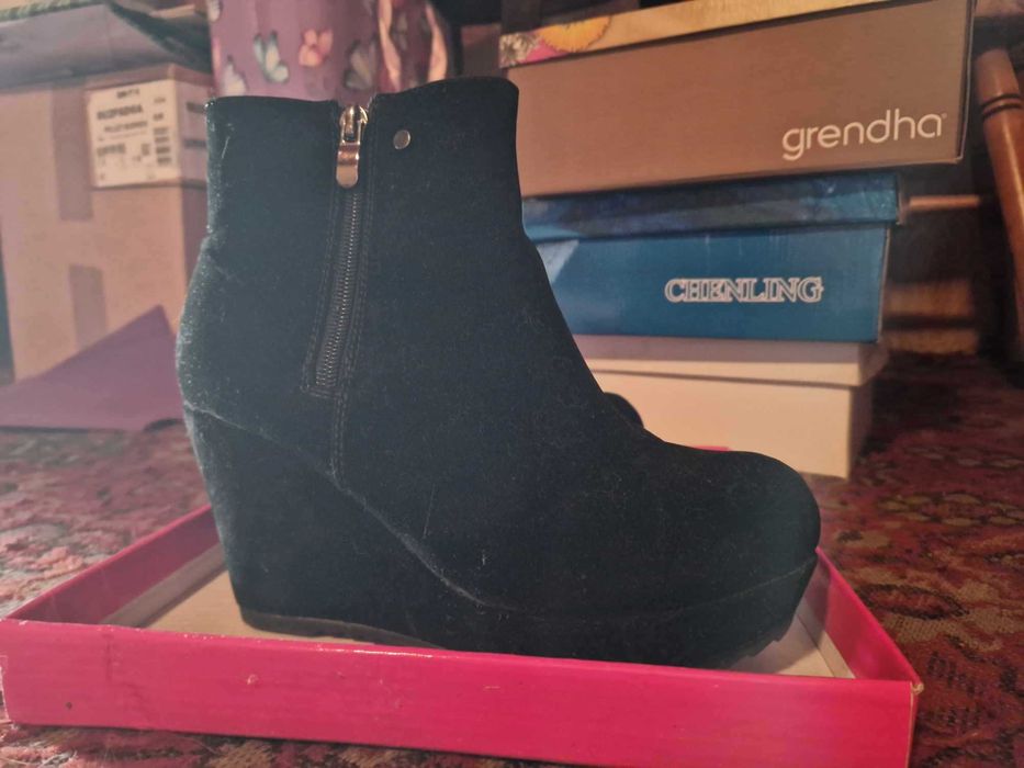 Нови обувки боти ток, платформи, топли, ЗИМНИ, удобни, велур, еко кожа