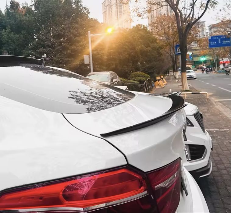 Eleron portbagaj luneta haion BMW F16 X6 X6M F86 M4 style