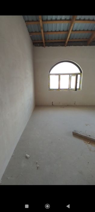 Корасув-3да. 5-хона+мансардали янги курилган  квартира сотилади