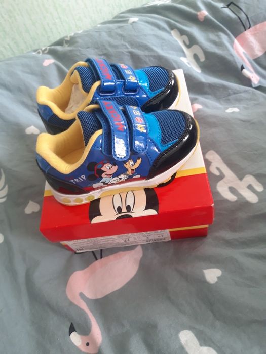 Детская обувь для мальчика.