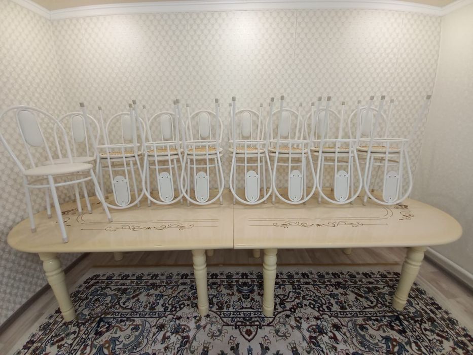Продам стол и стулья