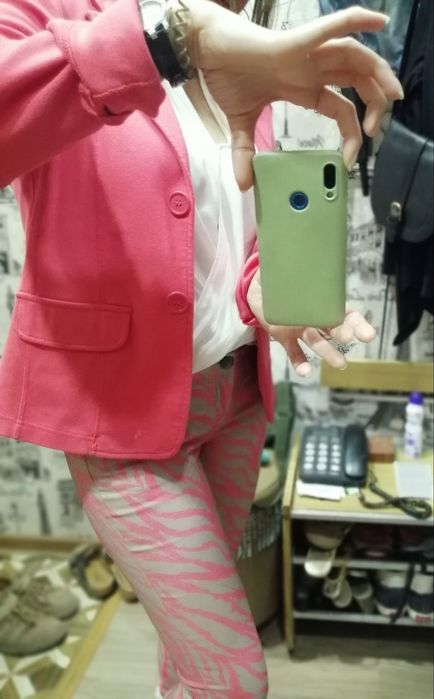 Продам фирменные джинсы