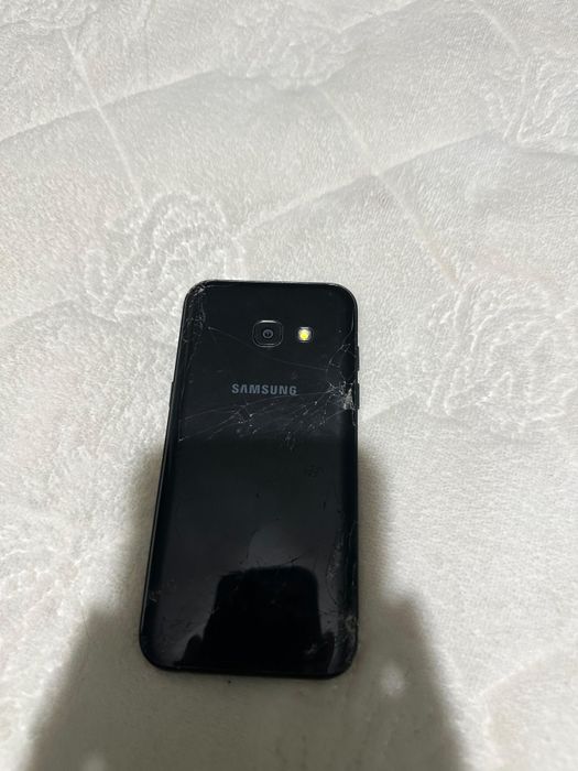 Продам 4 телефона samsung galaxy