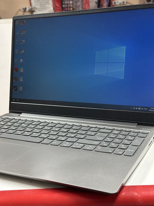 Lenovo ideapad-3 330S