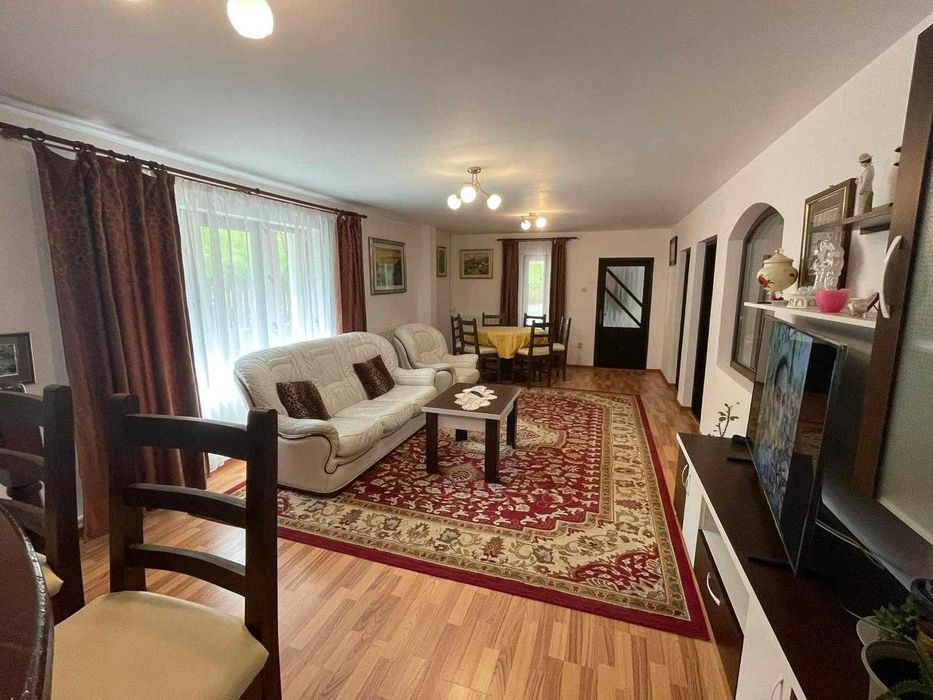 Cabană P+E+M mobilată, foișor, teren 15.000 mp – Vama, Bucovina