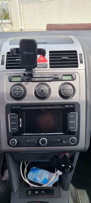 VOLKSWAGEN Touran 2010 — imagine 5