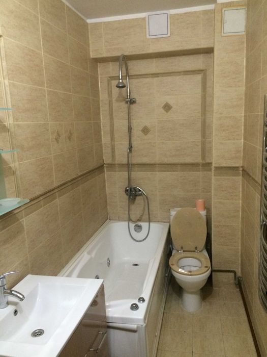Inchiriez Apartament ultracentral 3 camere
