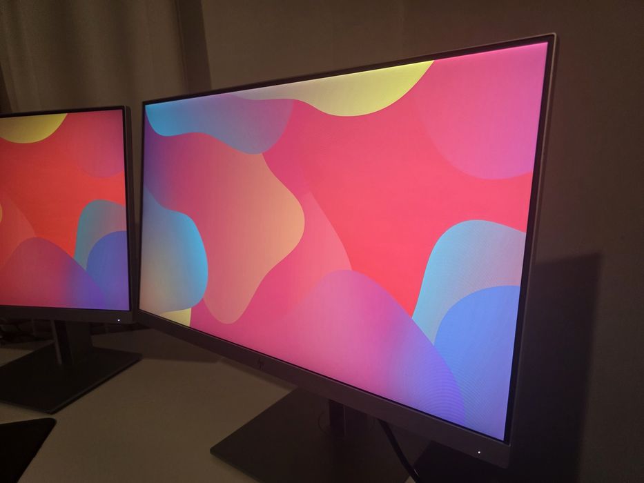 1 или 2 Мониторa HP E233 60Hz Като Нови